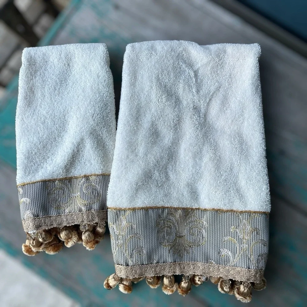 CROSCILL Hand Towels 11x17 to 15x26 Inch Cream Brocade Gold Tassels Decorative‎